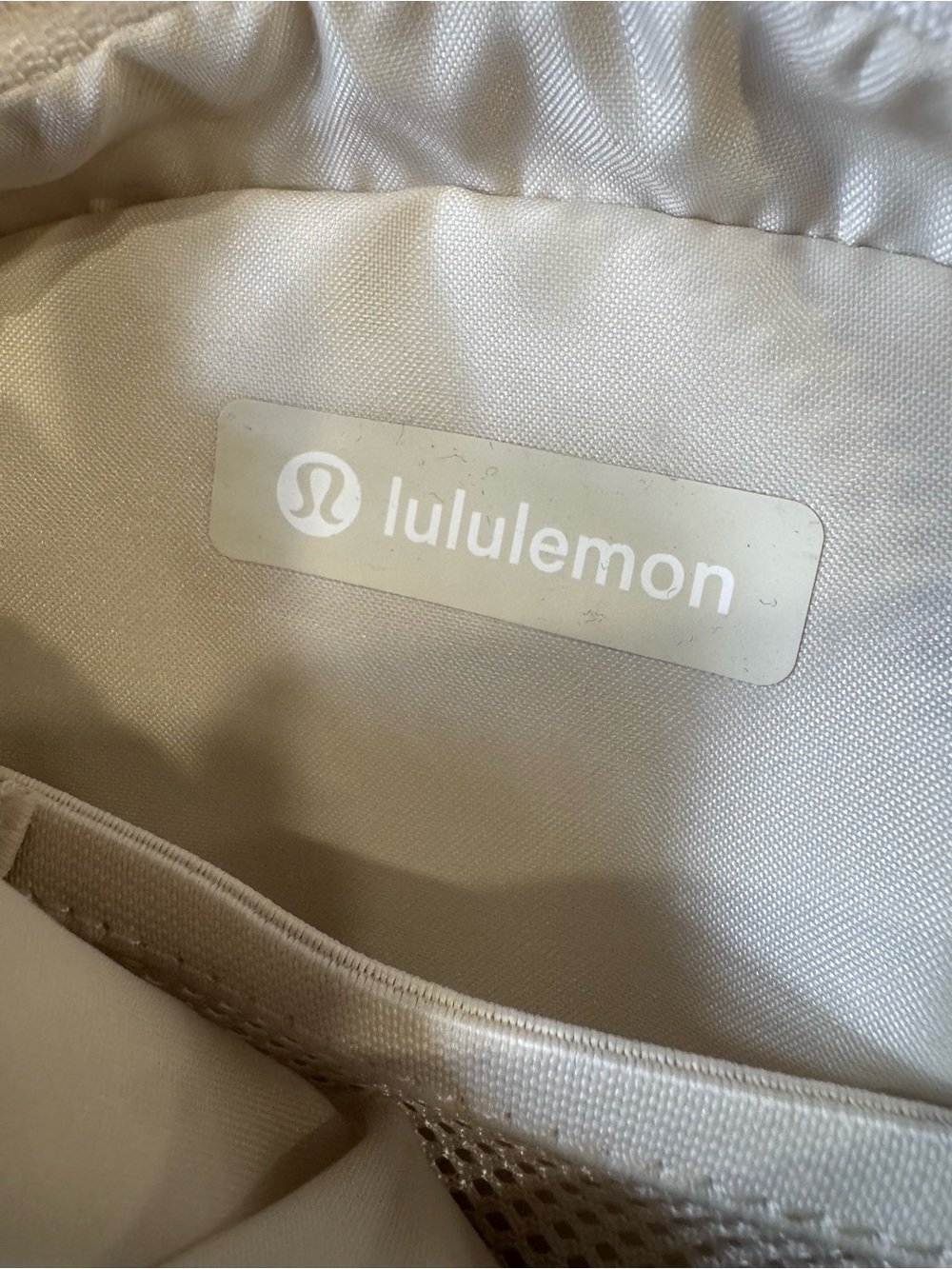 Lululemon Water Bottle Crossbody with Front Pocket 2L in Light Ivory - Picture 5 of 9